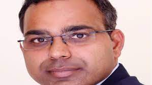 Dr Muralidharan V